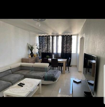 Appartement Laurent Bonnevay Villeurbanne Eksteriør bilde